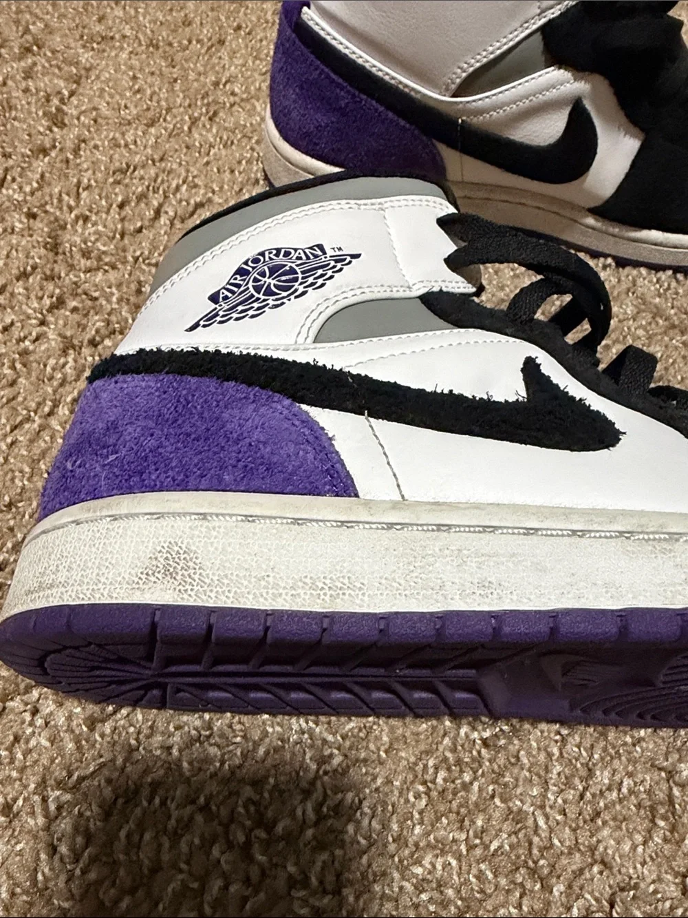 Nike Air Jordan 1 Mid SE sneakers 